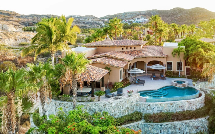 Inside a Luxury Villa Stay in Los Cabos: What You Can Expect